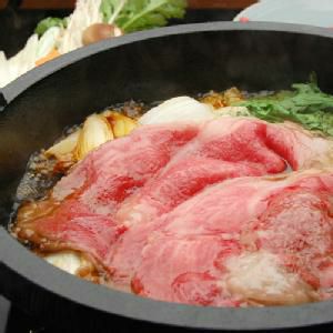【送料無料】【米沢牛上すき焼き愛盛りセット】肩ロース特選300g＋モモ・肩300g